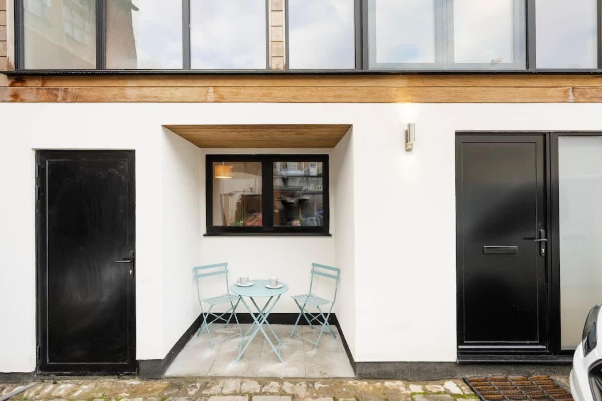 Villa The Upside Down Eco House Bristol Exterior foto